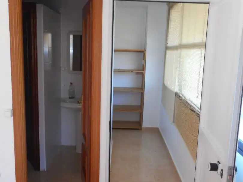 Schlafzimmer von Büro zur Miete in Valladolid mit Klimaanlage, Heizung und Internet