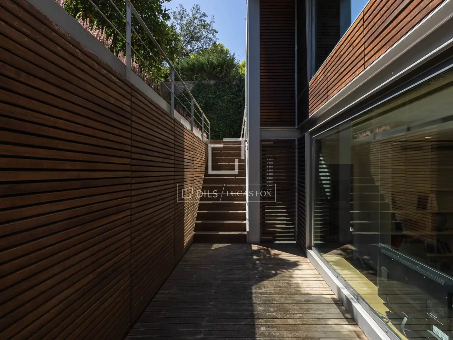 Terrassa de Casa o xalet en venda en Barcelona amb Aire condicionat, Calefacció i Jardí privat