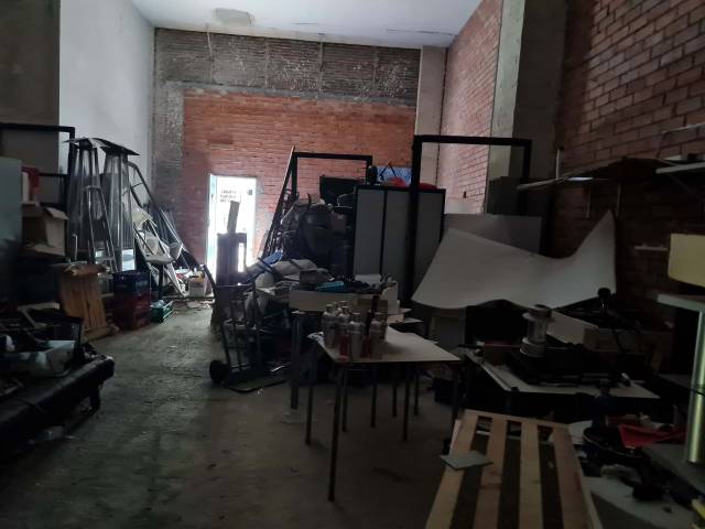 Local comercial en Alquiler en Avenida Praga  bajo en Salburua - Arantzabela