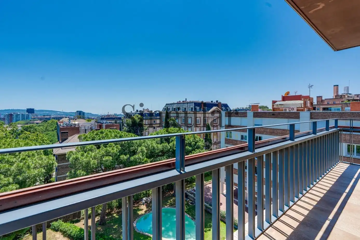 Exterior view of Flat for rent in Barcelona  with Heating, Private garden and Terrace