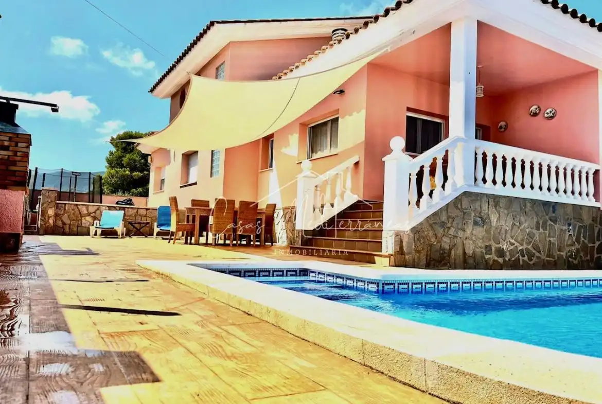 Villa avec terrasse à vendre à Avinguda de la Vg de Montserrat 33A