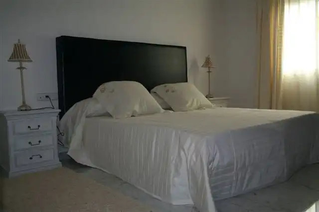 Appartement compact avec piscine à vendre à Nueva Andalucía, imagen 3