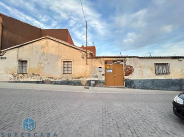 Casa amb jardí en venda a Calle Lagunilla