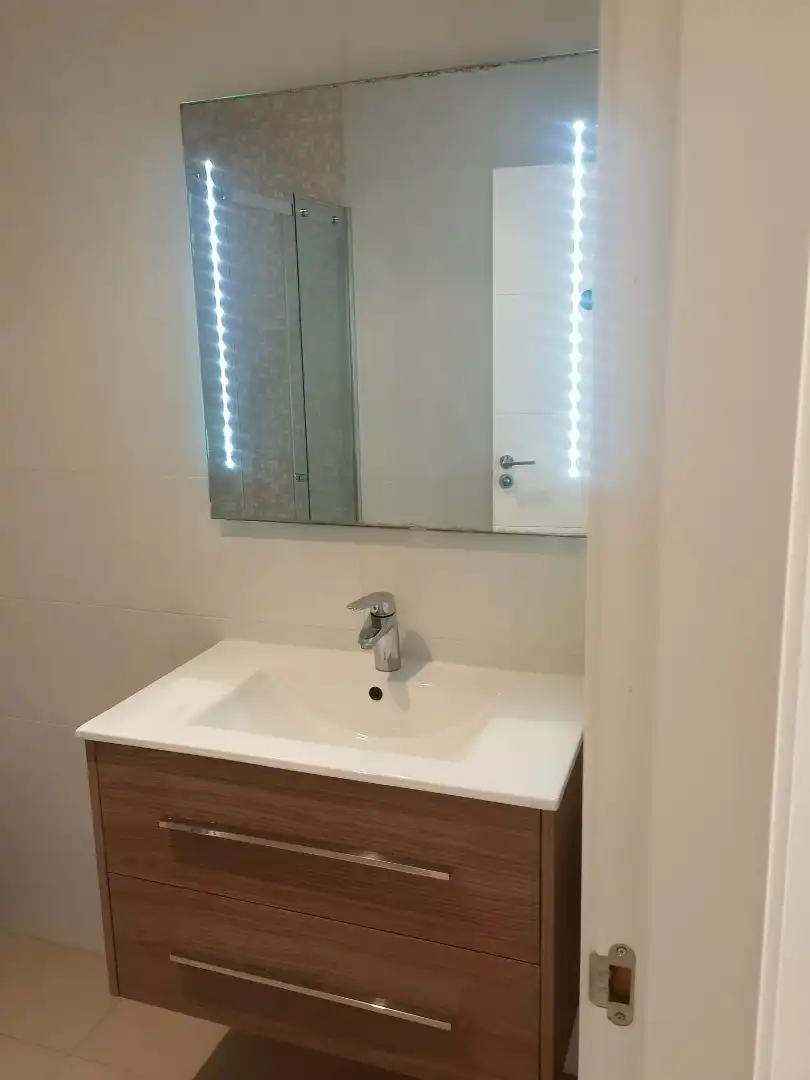 Bathroom of Flat for rent in Oviedo   with Heating, Parquet flooring and Oven