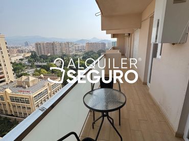 Piso con ascensor en alquiler en Villa Castelldefell