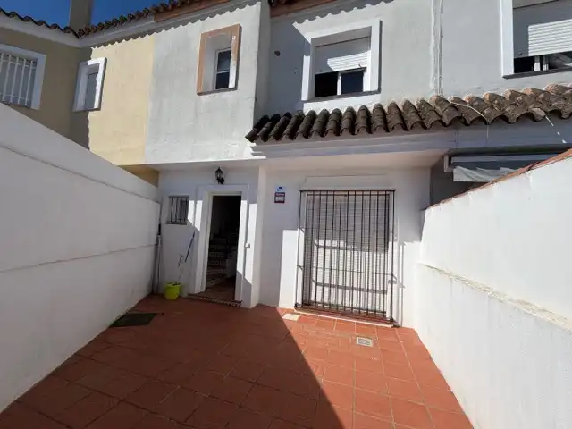 Außenansicht von Haus oder Chalet zum Verkauf in Villamartín mit Möbliert und Gemeinschaftspool