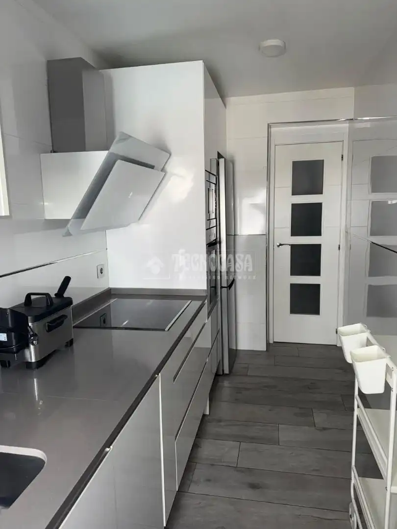 Kitchen of Flat for sale in Sevilla  with Air Conditioner
