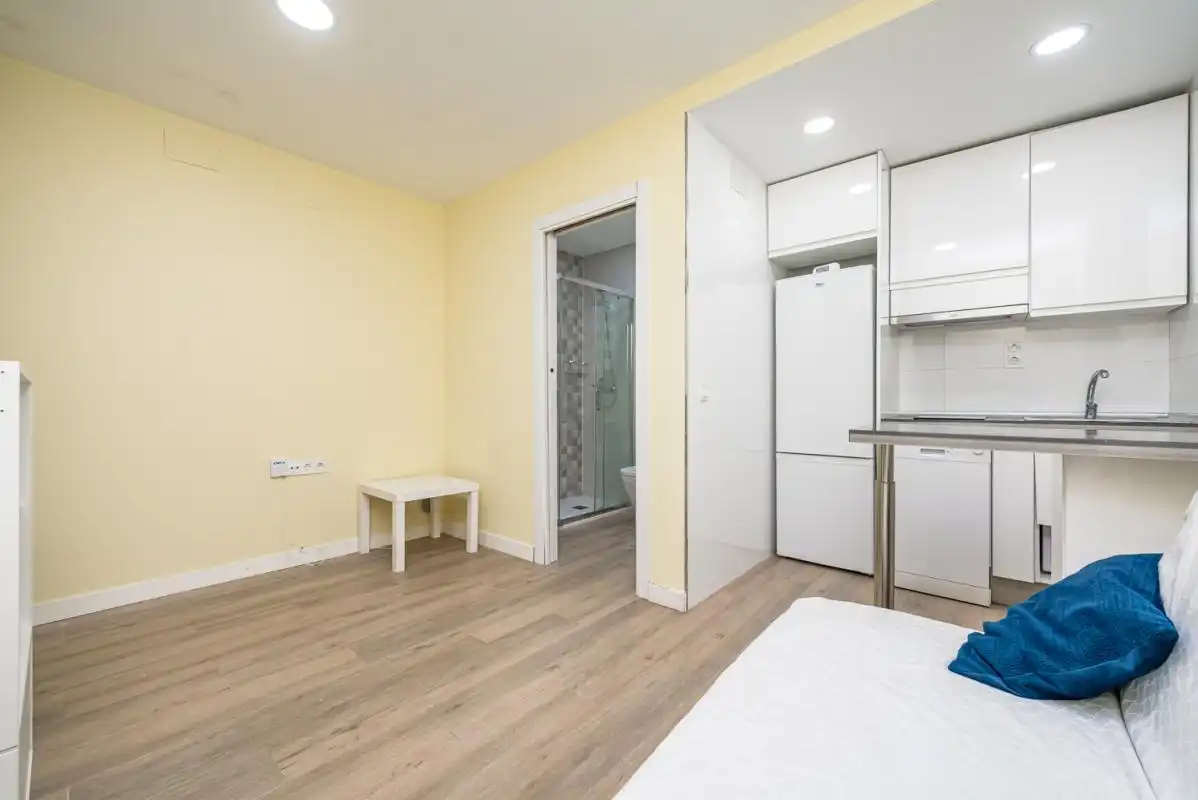 Schlafzimmer von Erdgeschoss zum Verkauf in Madrid mit Klimaanlage, Heizung und Möbliert