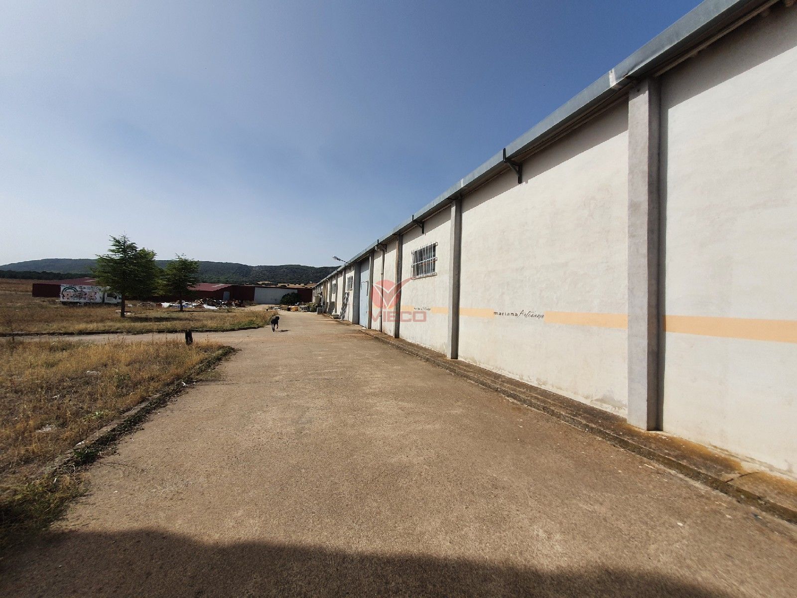 Vista exterior de Nau industrial en venda en Mariana