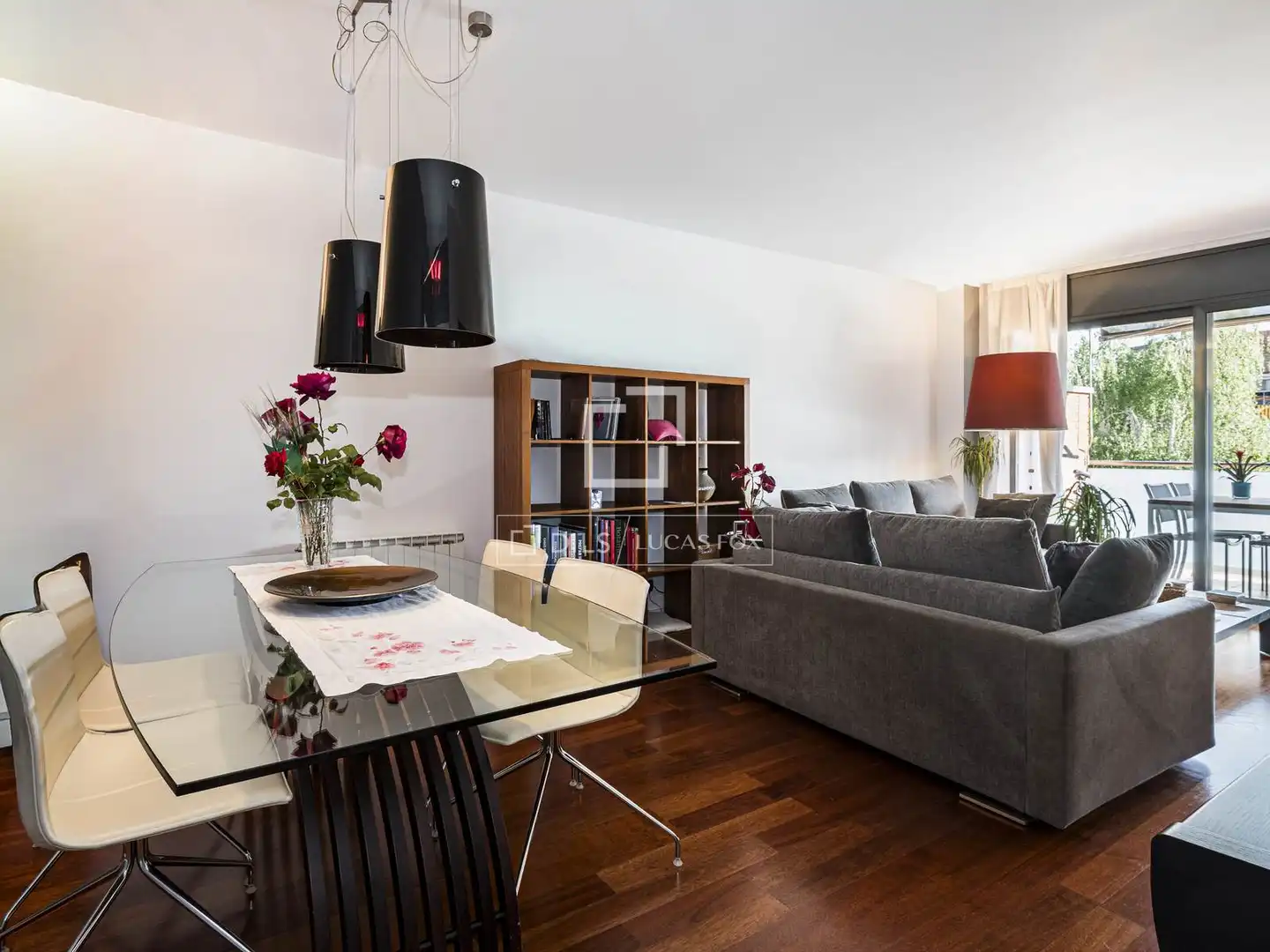 Living room of Flat for sale in Sant Cugat del Vallès  with Air Conditioner, Heating and Terrace