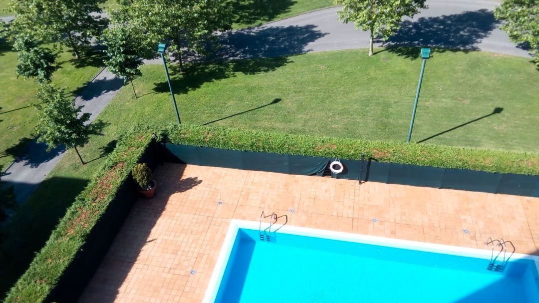 Piscina de Pis de lloguer en Gijón  amb Calefacció, Jardí privat i Parquet