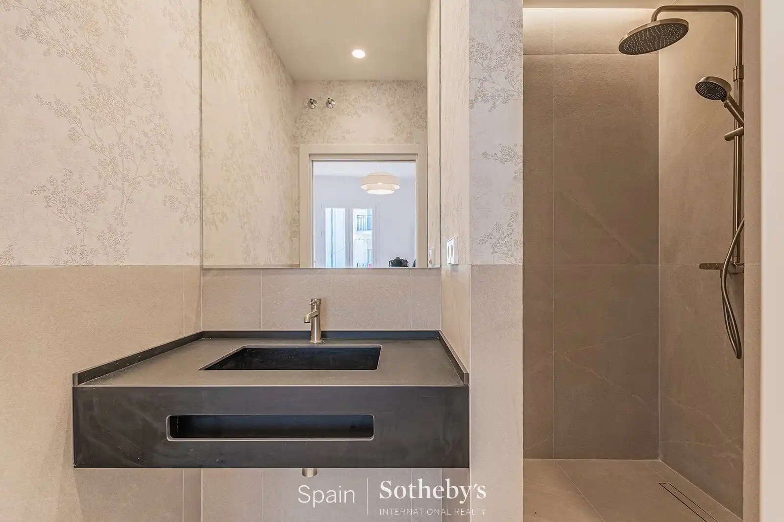 Baño de Apartamento en venta en Barcelona con Aire acondicionado y Calefacción