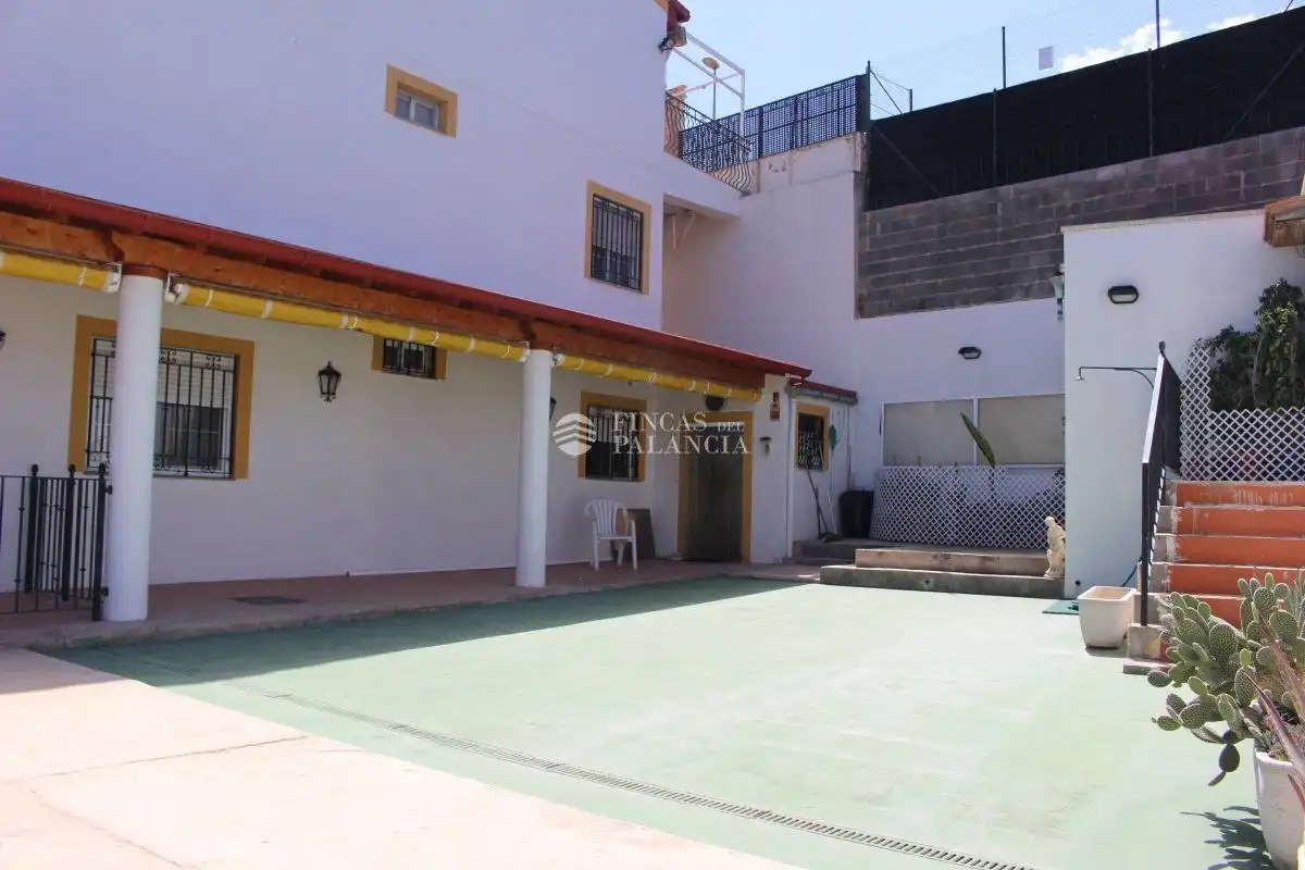 Vista exterior de Casa o chalet en venta en Soneja con Aire acondicionado, Trastero y Piscina