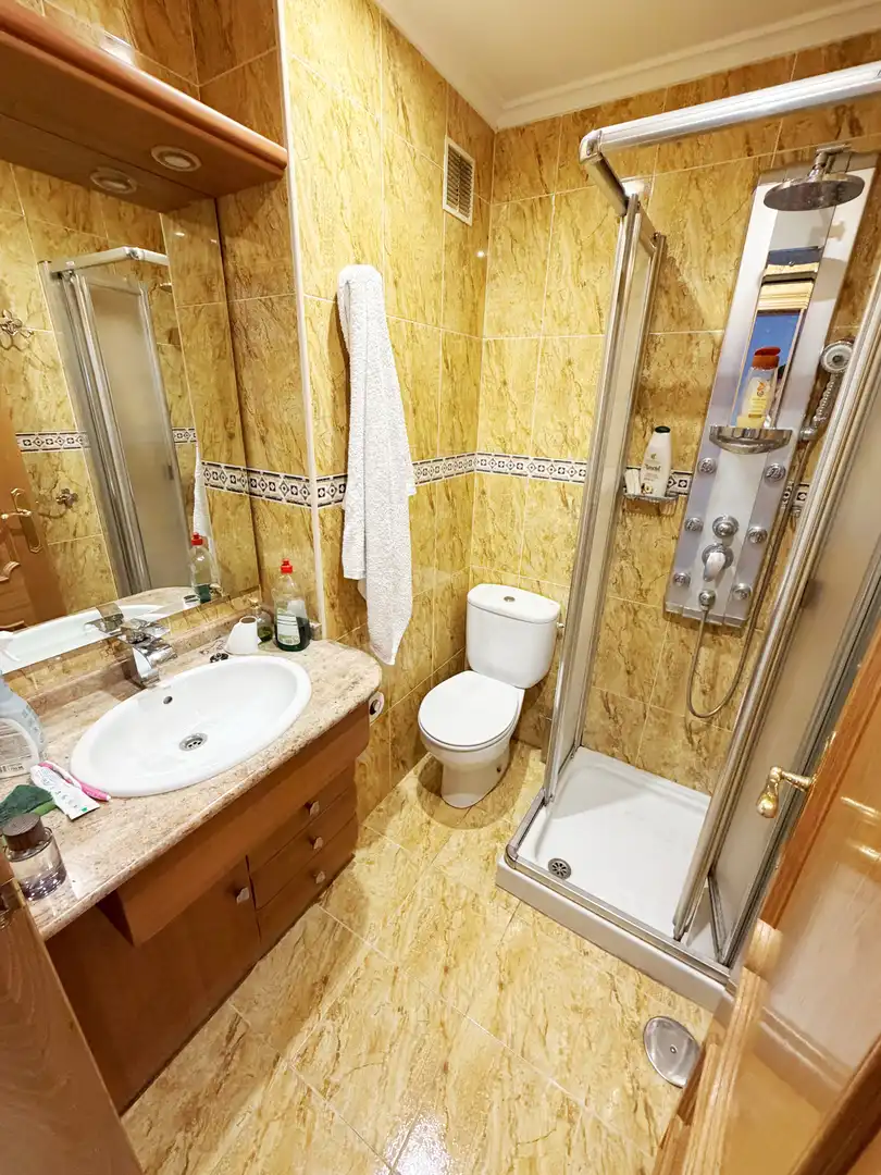 Bany de Pis en venda en Corvera de Asturias amb Calefacció i Parquet