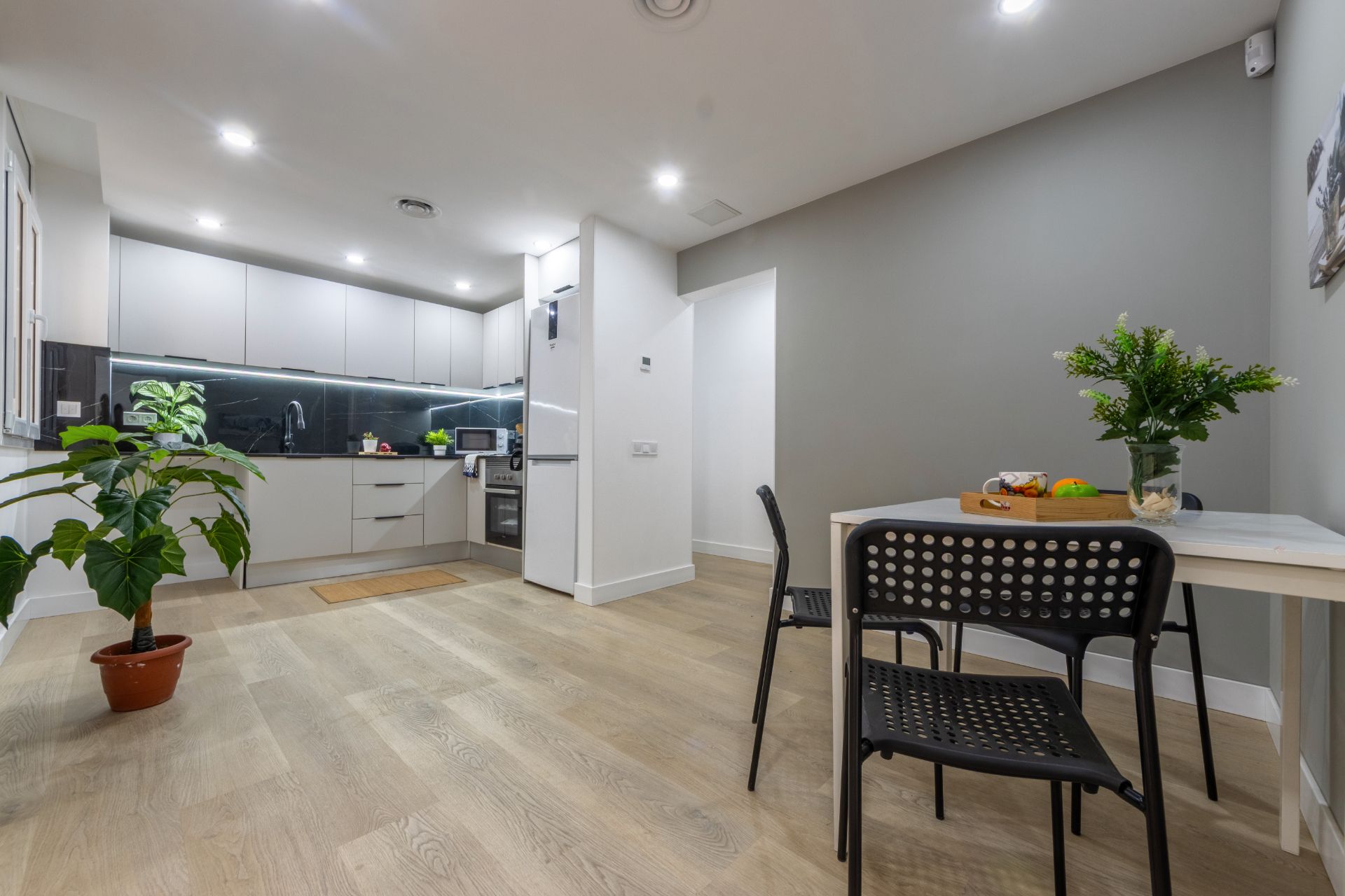 Kitchen of Flat for sale in  Tarragona Capital  with Air Conditioner, Storage room and Oven