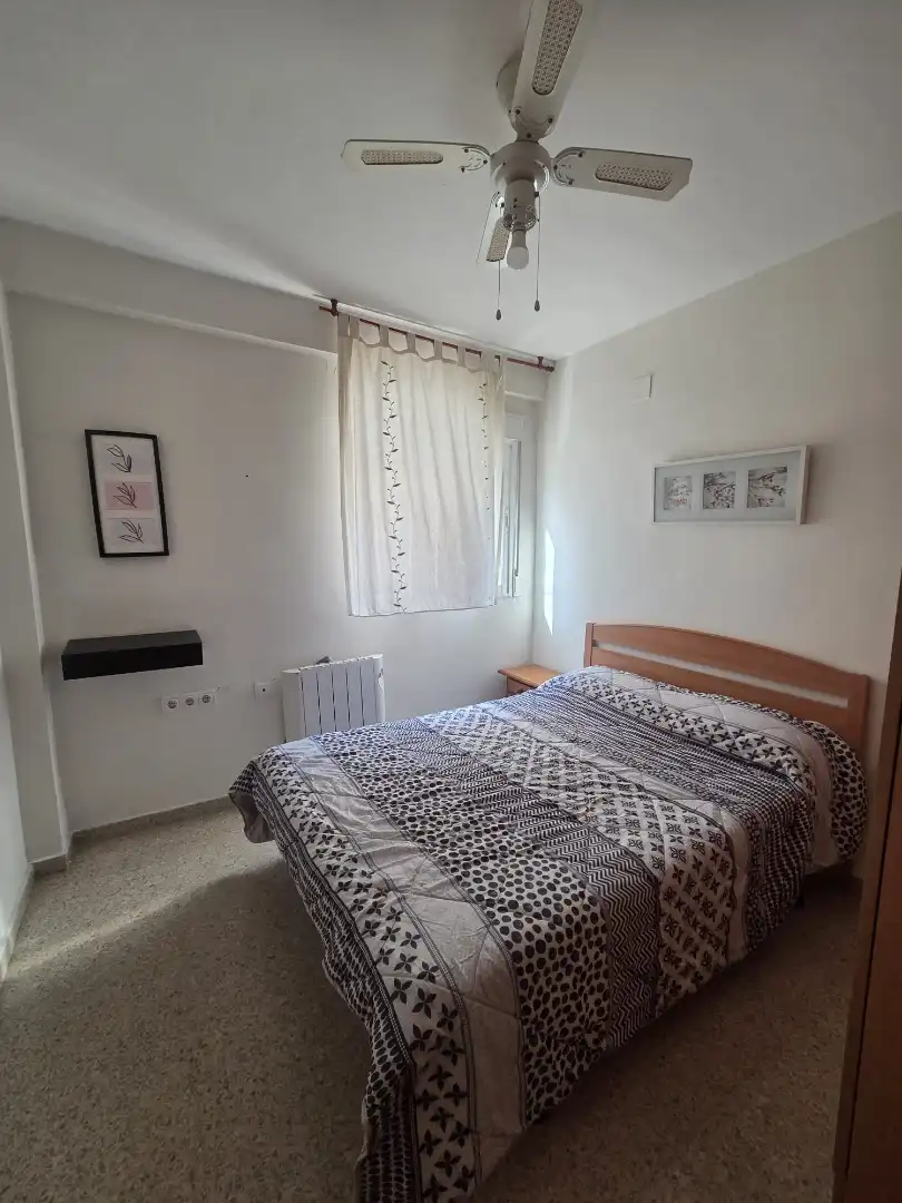 Habitación de Piso de alquiler en Granada con Aire acondicionado, Calefacción y Amueblado