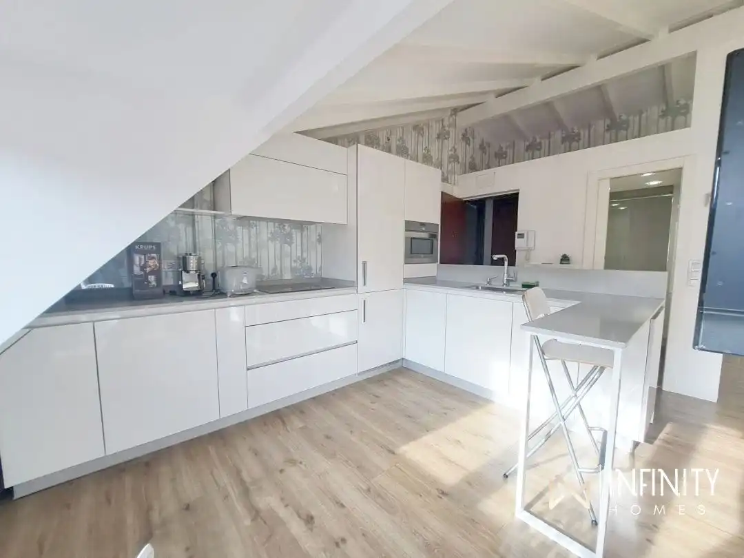 Küche von Dachboden zur Miete in Bilbao  mit Heizung, Privatgarten und Terrasse