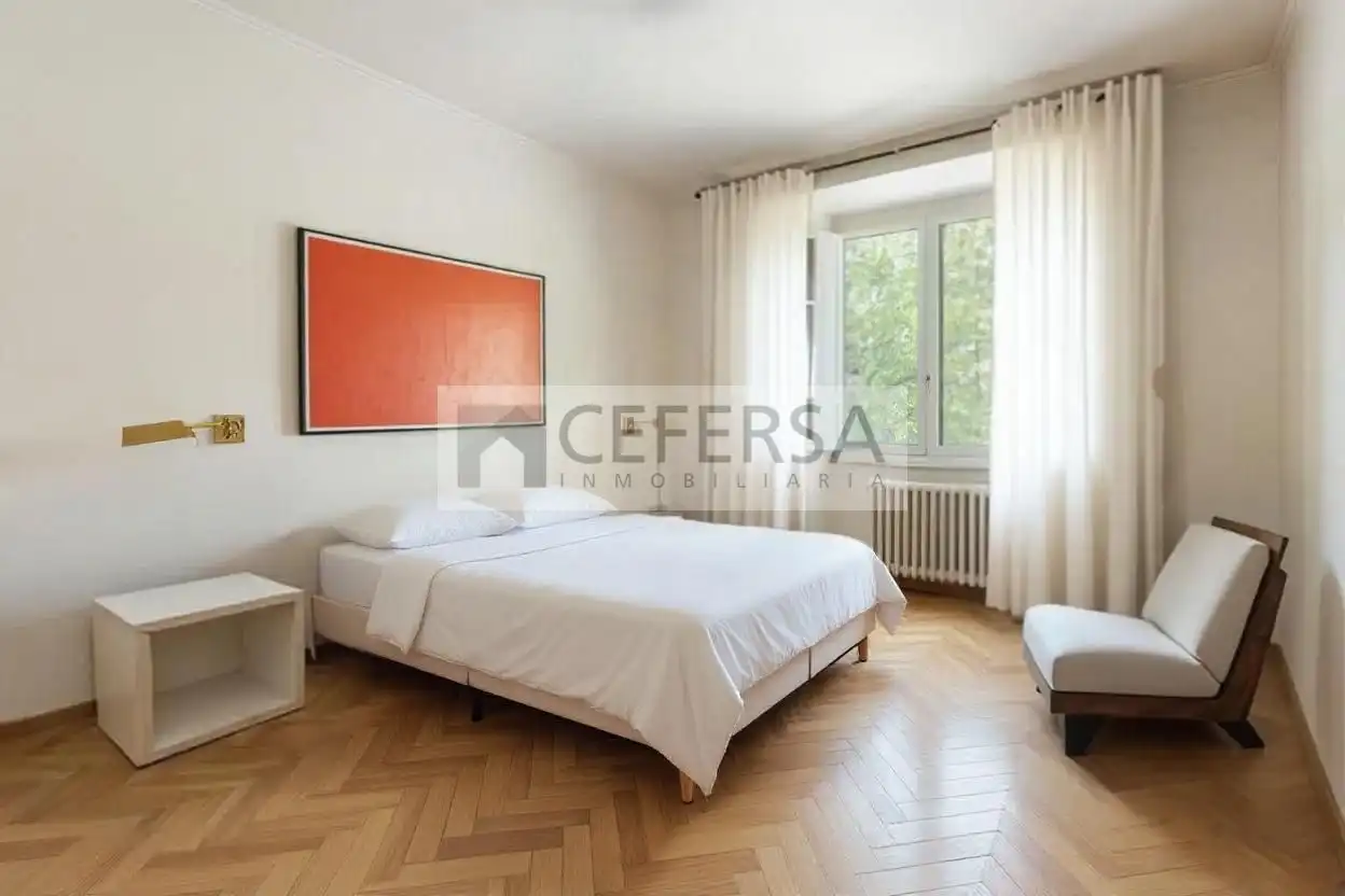 Habitación de Edificio en venta en Barcelona