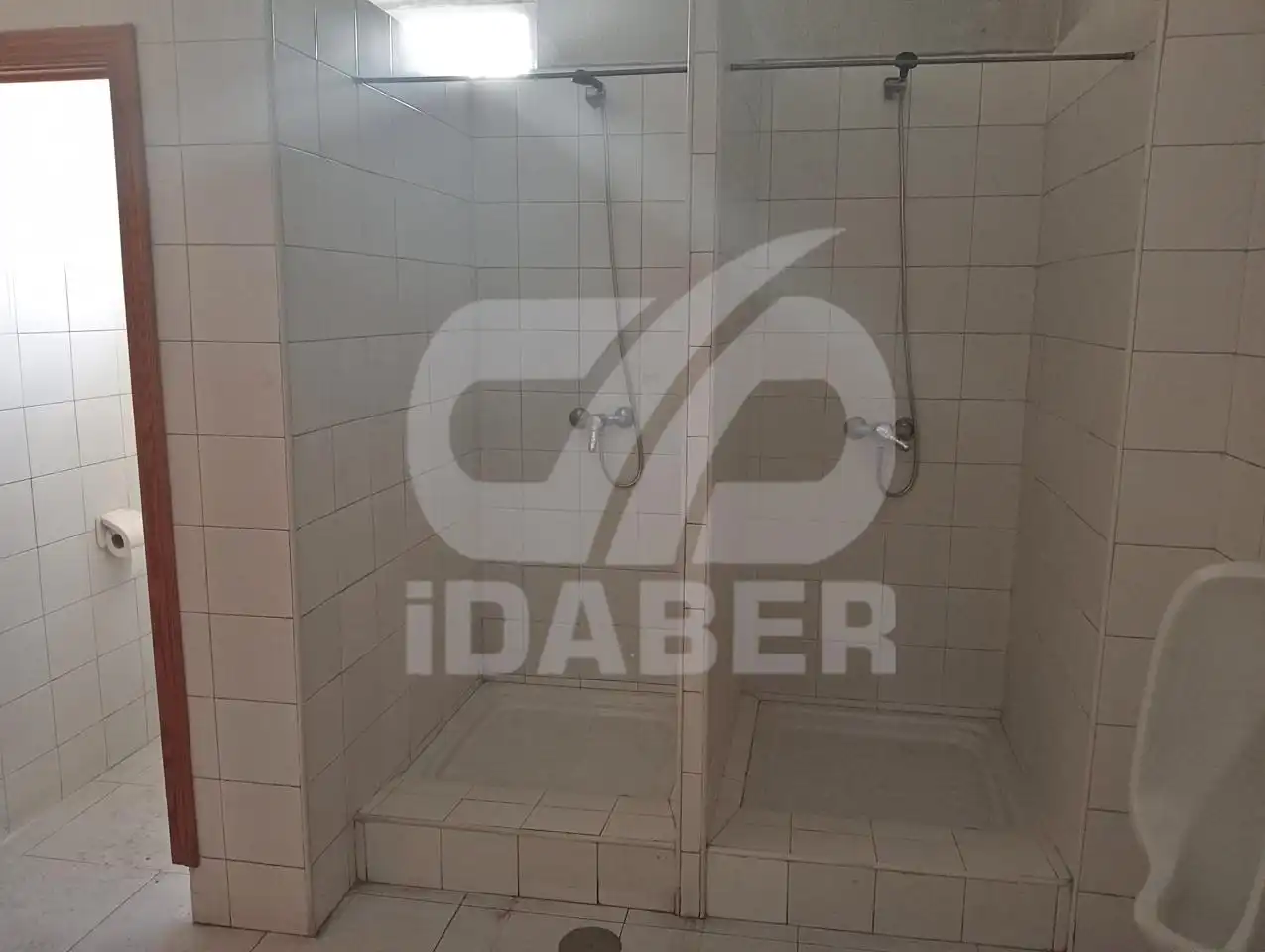 Badezimmer von Fabrikhallen zur Miete in Ugena, Toledo