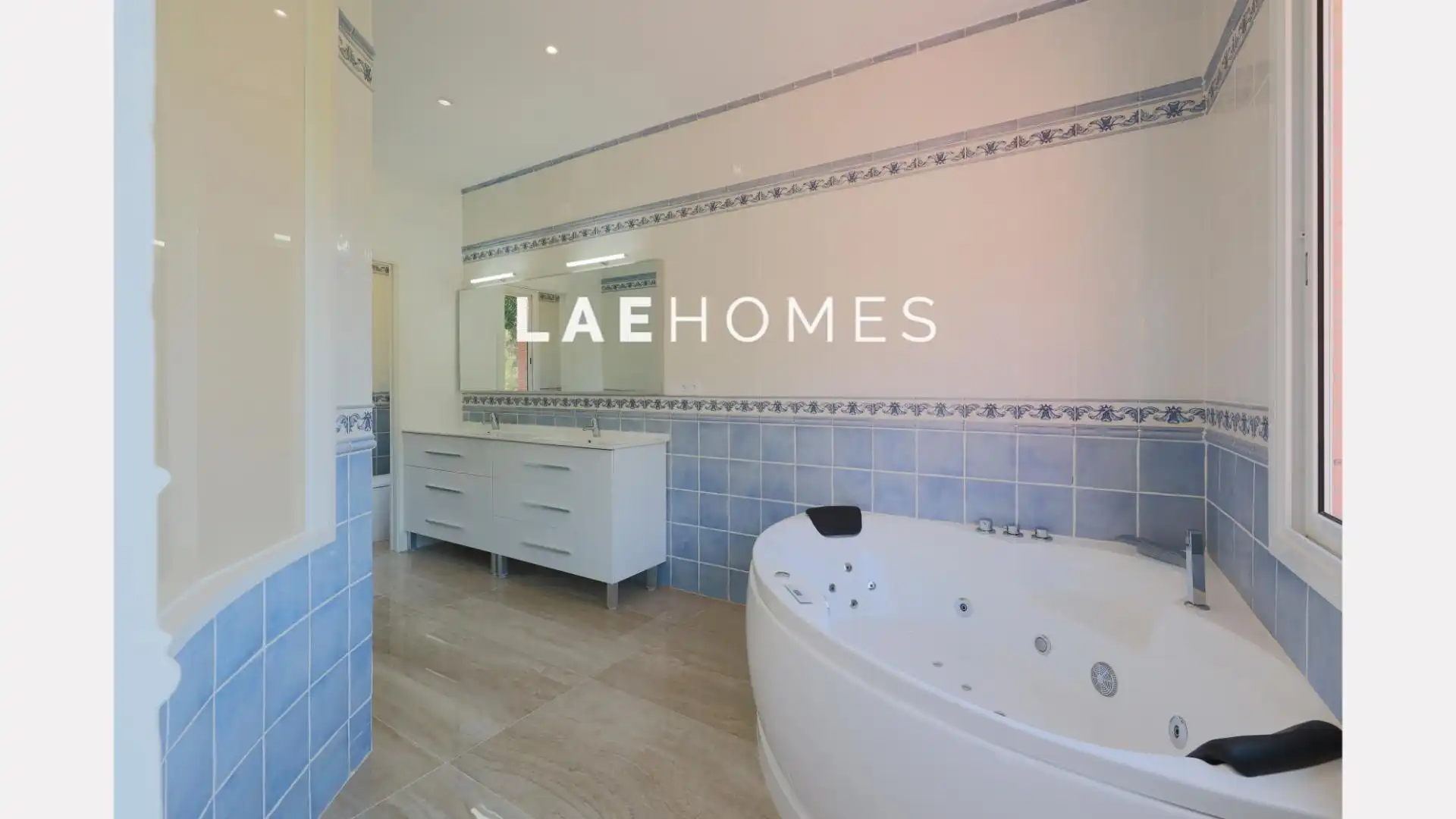 Badezimmer von Haus oder Chalet zur Miete in Corbera de Llobregat mit Klimaanlage, Privatgarten und Terrasse