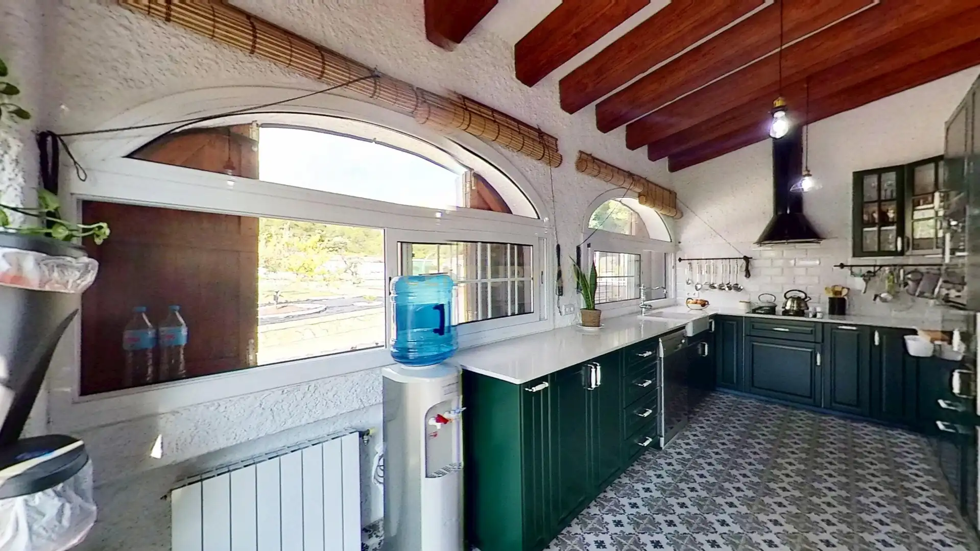 Cuina de Casa o xalet en venda en El Vendrell amb Aire condicionat, Jardí privat i Traster