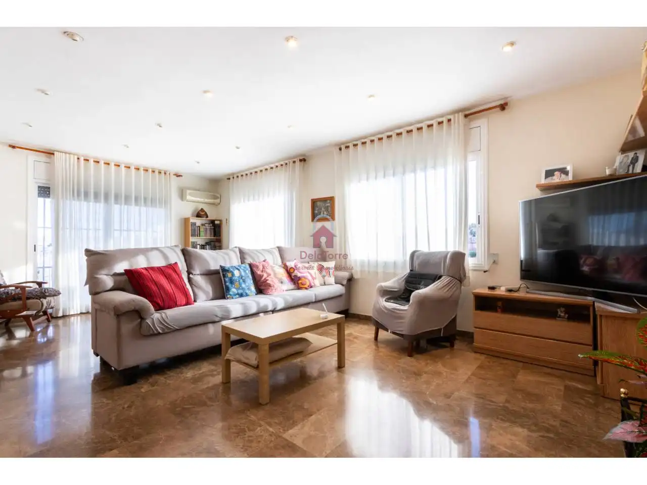 Sala de estar de Casa o chalet en venta en Terrassa con Aire acondicionado, Calefacción y Terraza