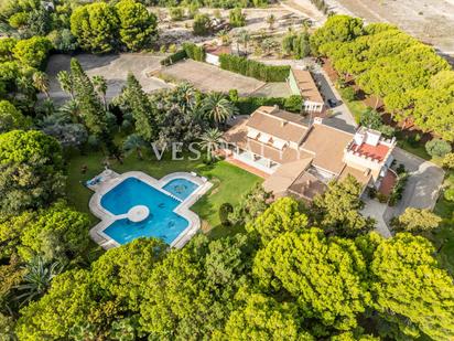 Vista exterior de Casa o xalet en venda en Alicante / Alacant amb Terrassa i Piscina