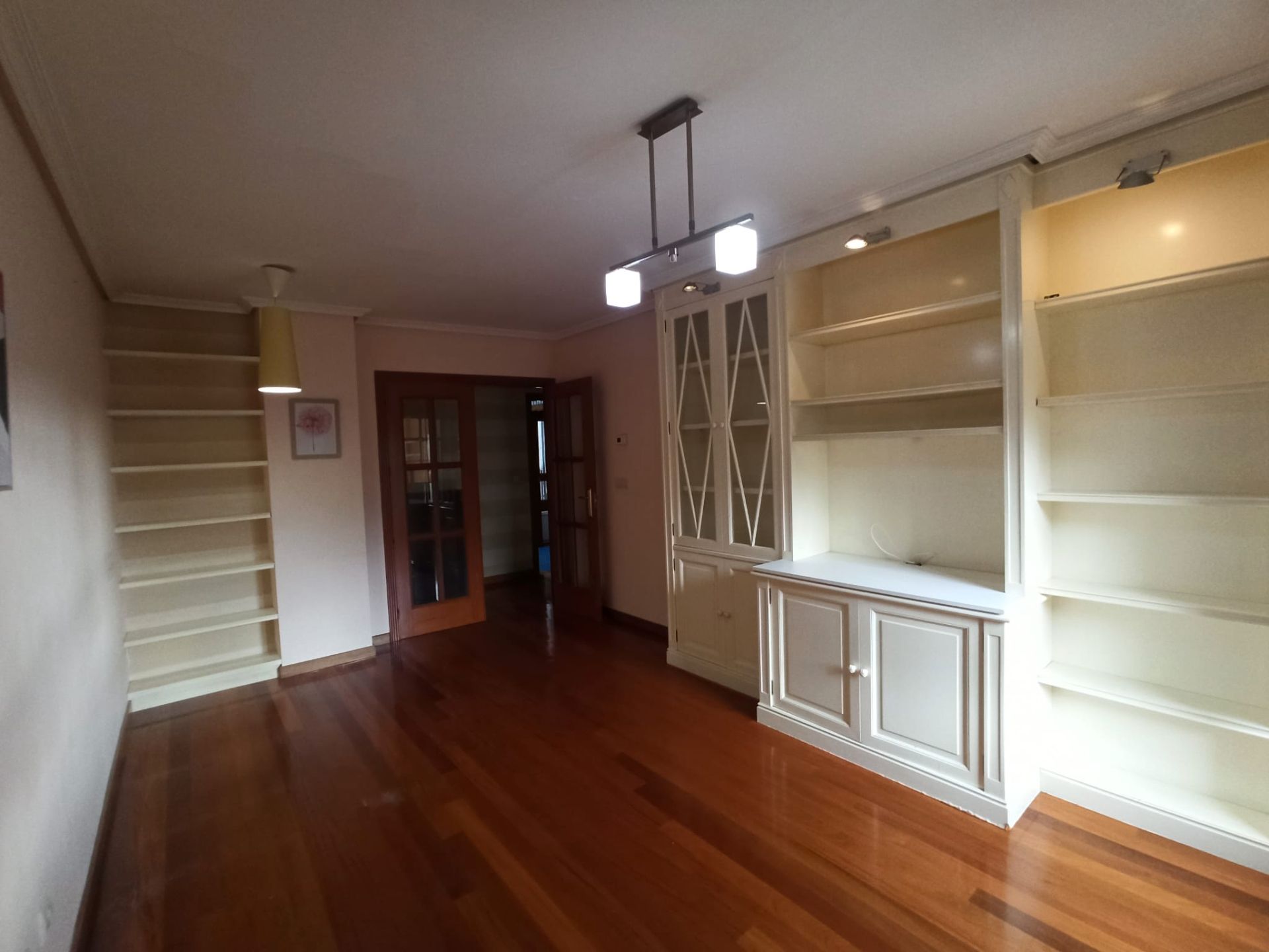Sala de estar de Apartamento en venta en Vigo  con Calefacción, Parquet y Trastero