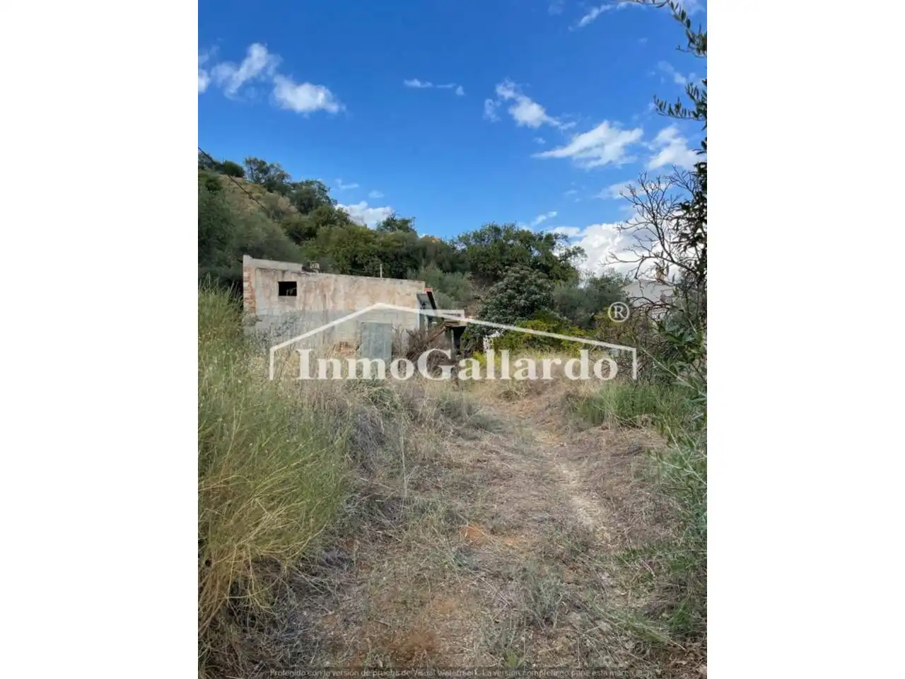 Houses for sale in Comares  with Private garden