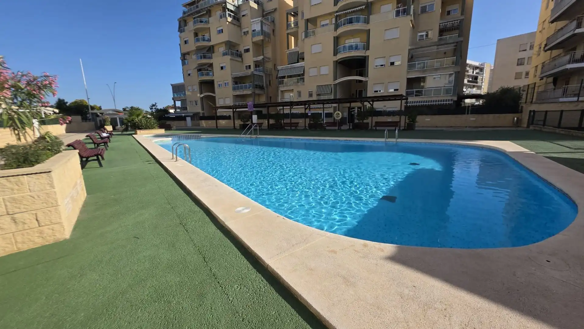 Piscina de Piso en venta en Gandia con Aire acondicionado, Calefacción y Terraza
