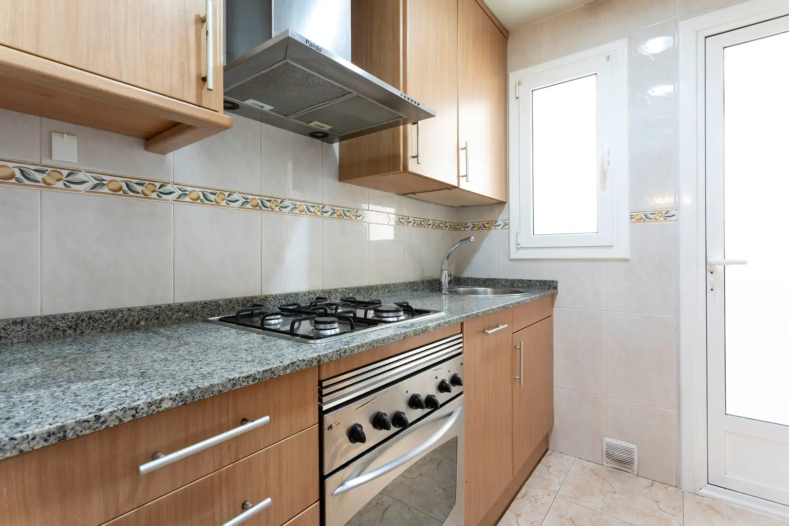 Cocina de Piso en venta en Barcelona con Calefacción