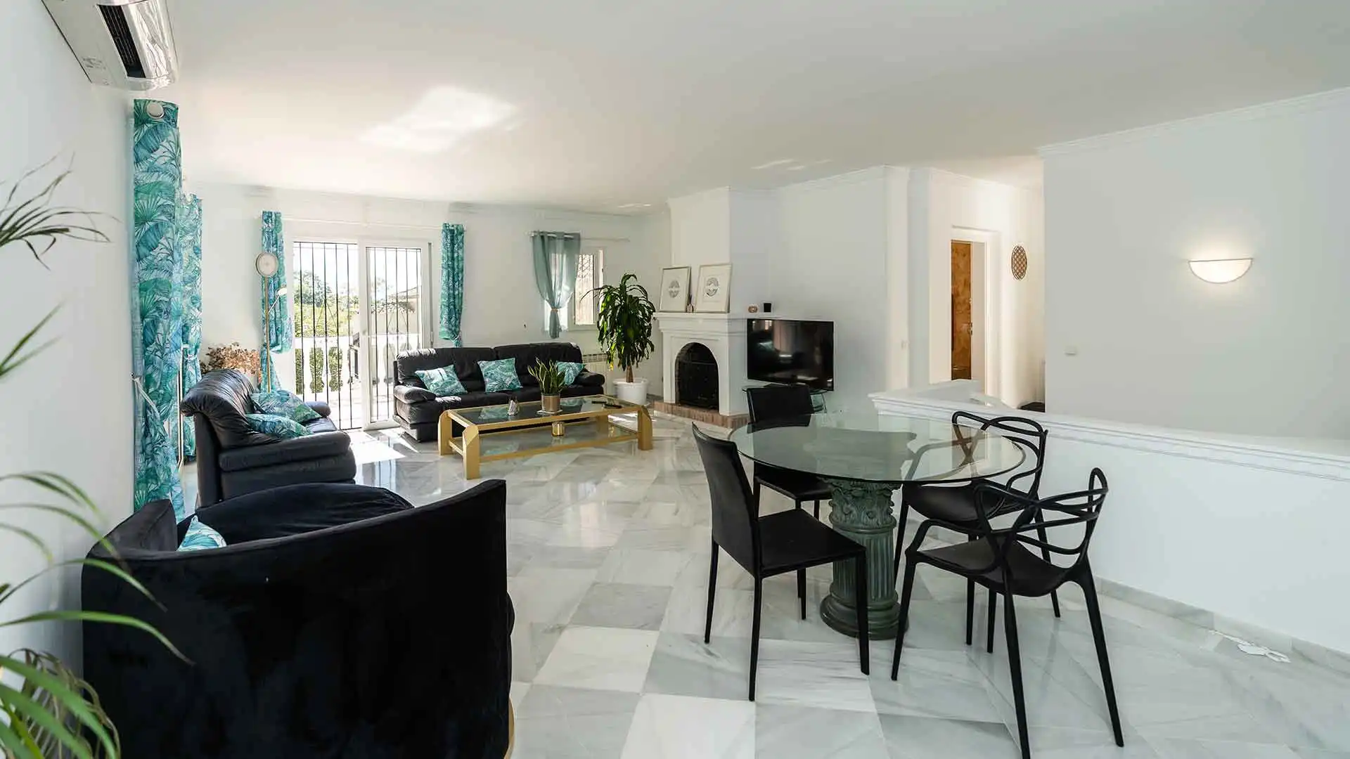 Comedor de Casa o chalet en venta en Marbella con Aire acondicionado, Jardín privado y Terraza
