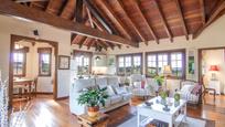 Sala d'estar de Casa o xalet en venda en Gijón  amb Calefacció, Terrassa i Traster
