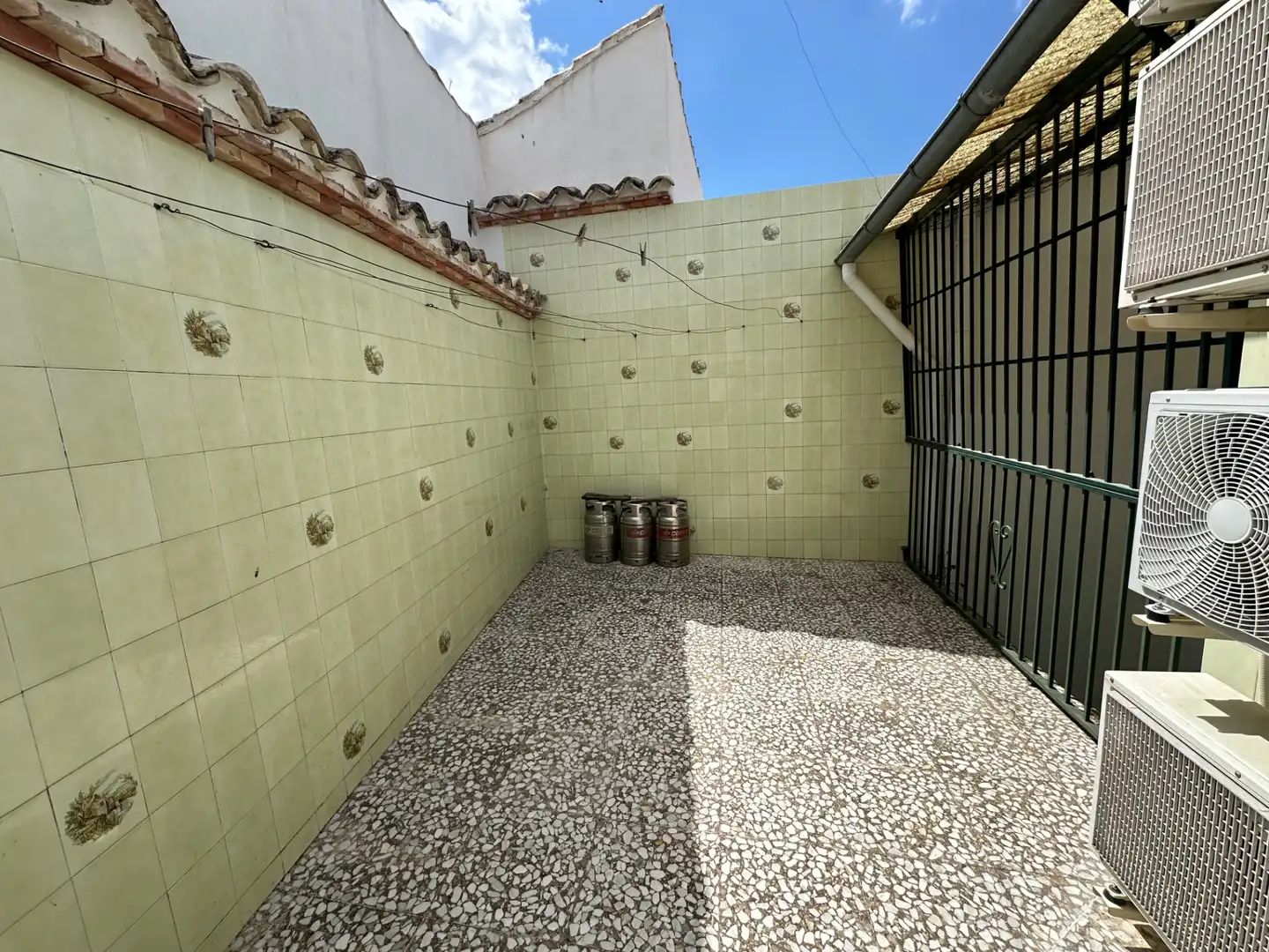 Vista exterior de Casa o xalet en venda en Úbeda amb Aire condicionat i Terrassa