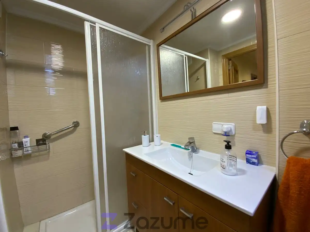 Bathroom of Flat for rent in Valencia  with Air Conditioner, Heating and Terrace