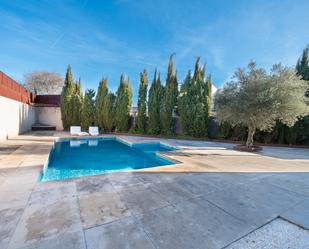 Piscina de Casa o xalet en venda en  Madrid Capital amb Aire condicionat, Calefacció i Jardí privat