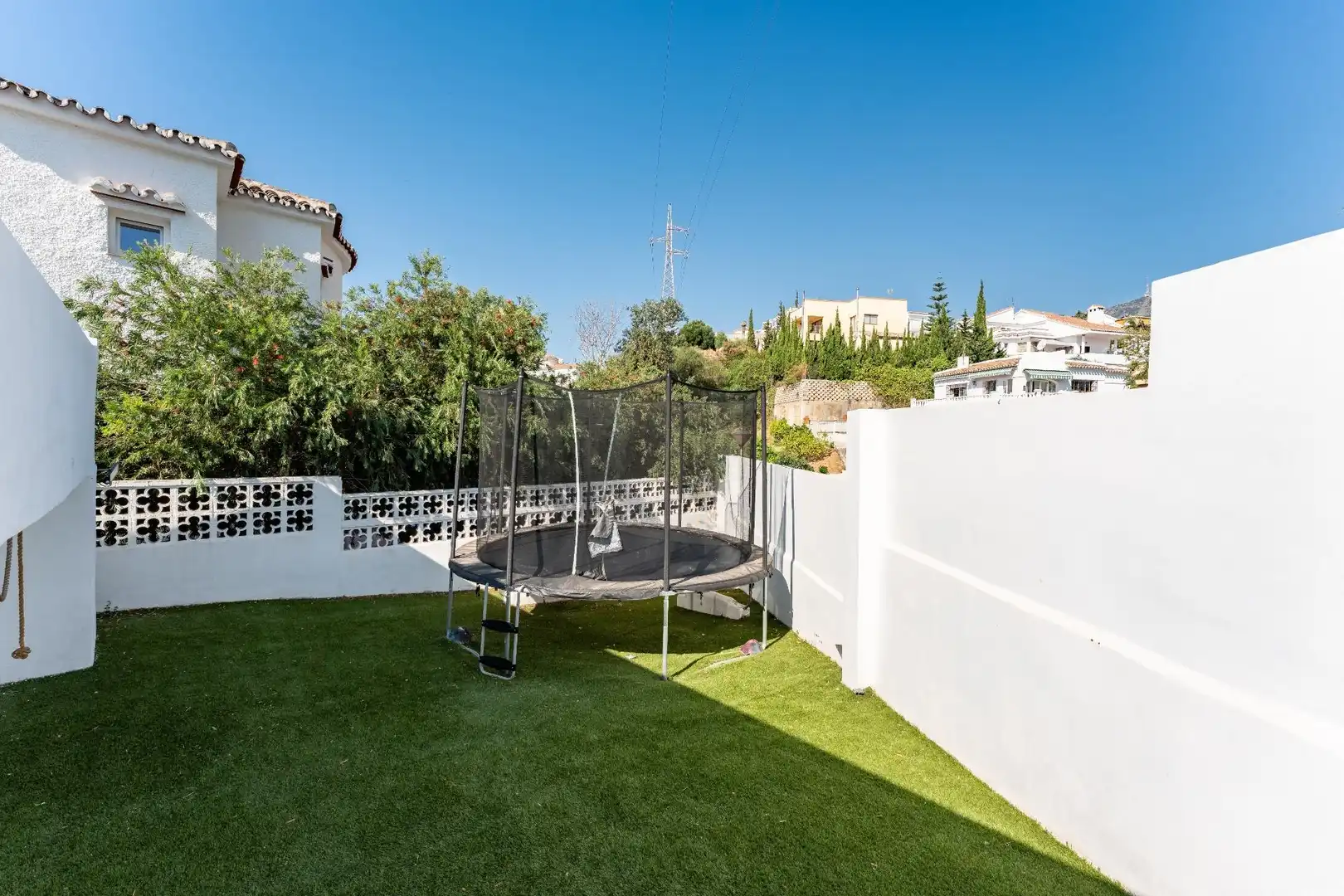 Jardí de Casa o xalet en venda en Benalmádena amb Aire condicionat, Calefacció i Jardí privat