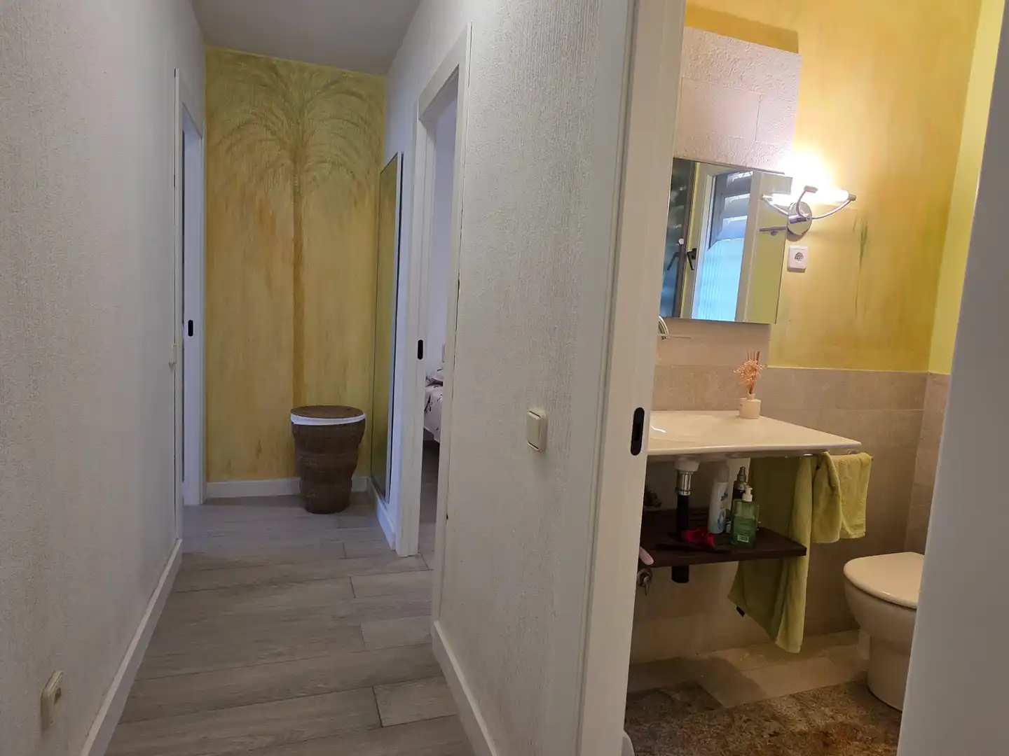 Baño de Apartamento en venta en La Manga del Mar Menor con Aire acondicionado, Terraza y Trastero