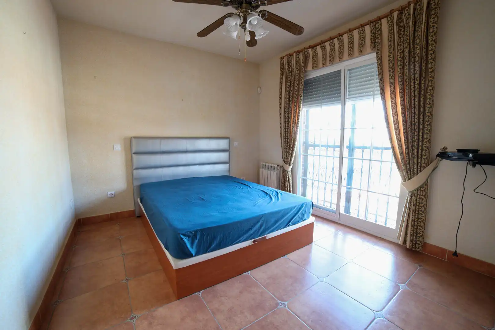 Dormitori de Casa o xalet en venda en Arroyomolinos (Madrid) amb Aire condicionat, Calefacció i Jardí privat