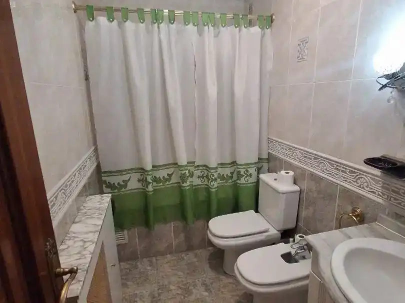 Baño de Piso en venta en Ávila Capital con Balcón