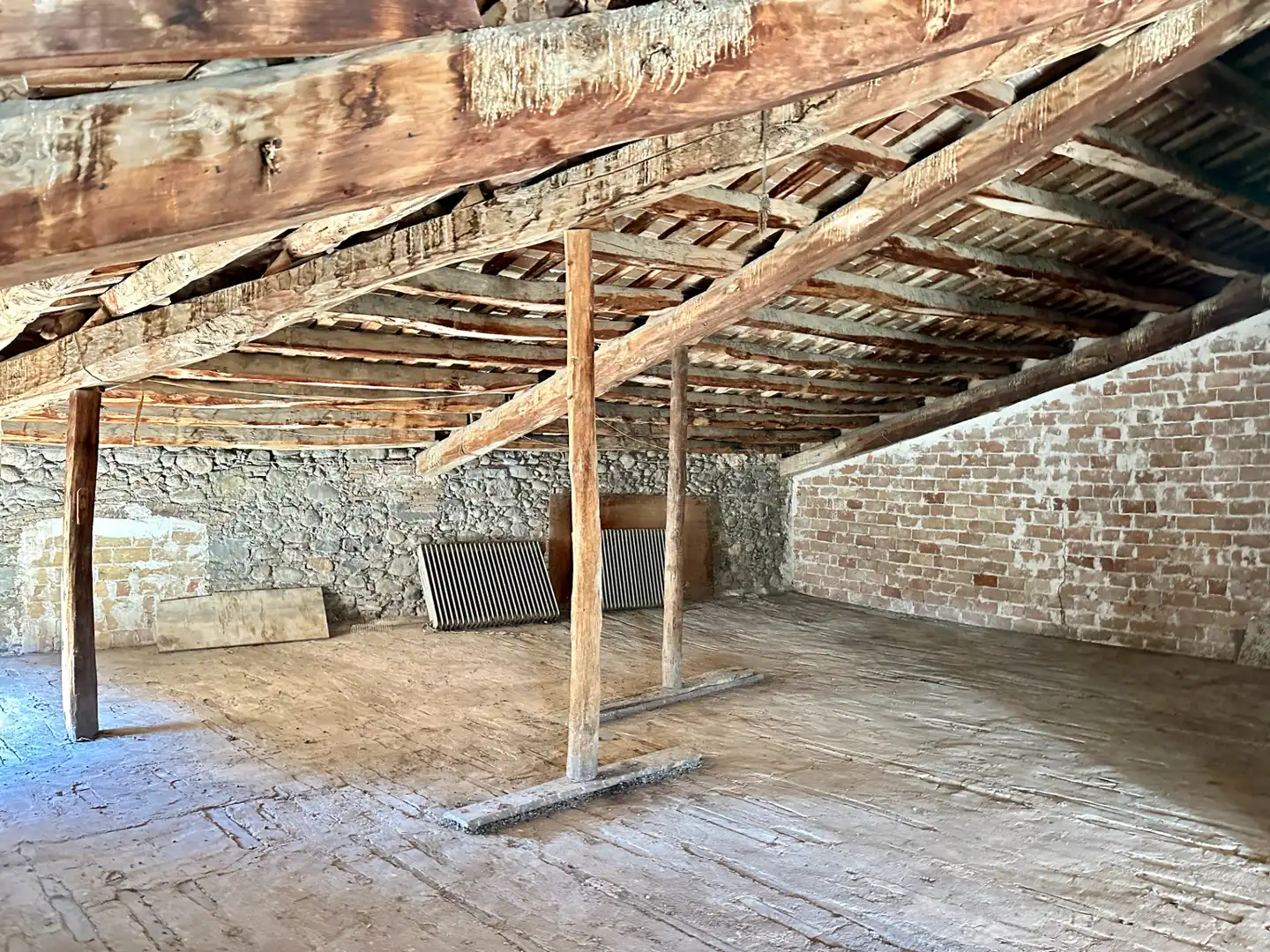 Edificio en venta en Montesquiu