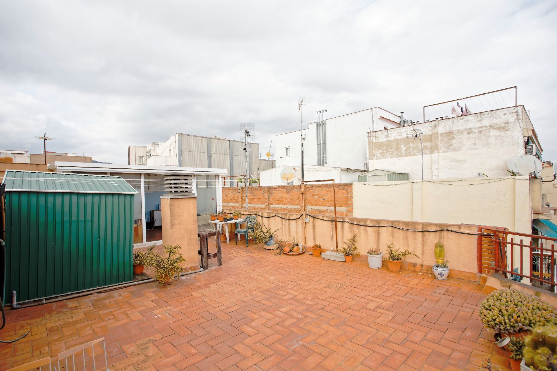 Terraza de Piso en venta en L'Hospitalet de Llobregat con Aire acondicionado, Terraza y Trastero