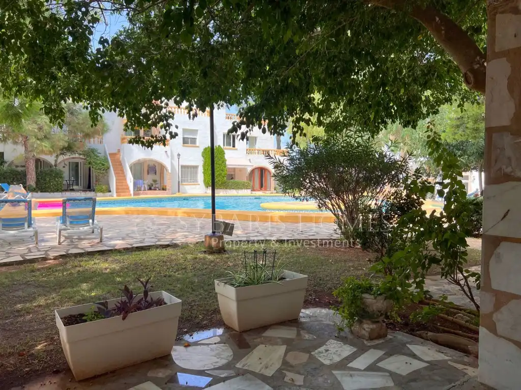 Garten von Einfamilien-Reihenhaus zum Verkauf in Dénia mit Klimaanlage und Gemeinschaftspool