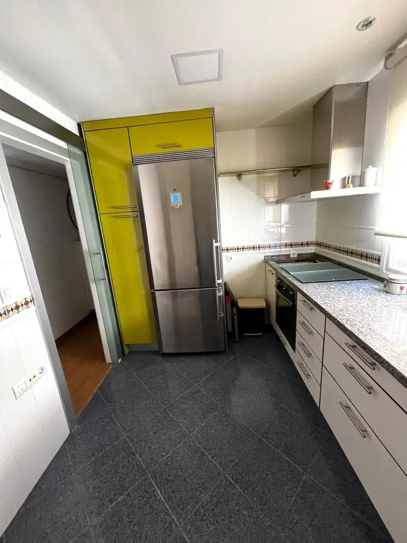 Kitchen of Flat for rent in Córdoba  with Air Conditioner, Heating and Parquet flooring