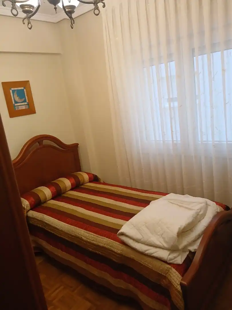 Habitación de Piso en venta en Avilés con Calefacción y Parquet