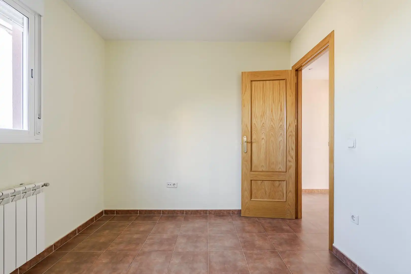Einfamilien-Reihenhaus zum Verkauf in Carabaña mit Heizung, Privatgarten und Terrasse