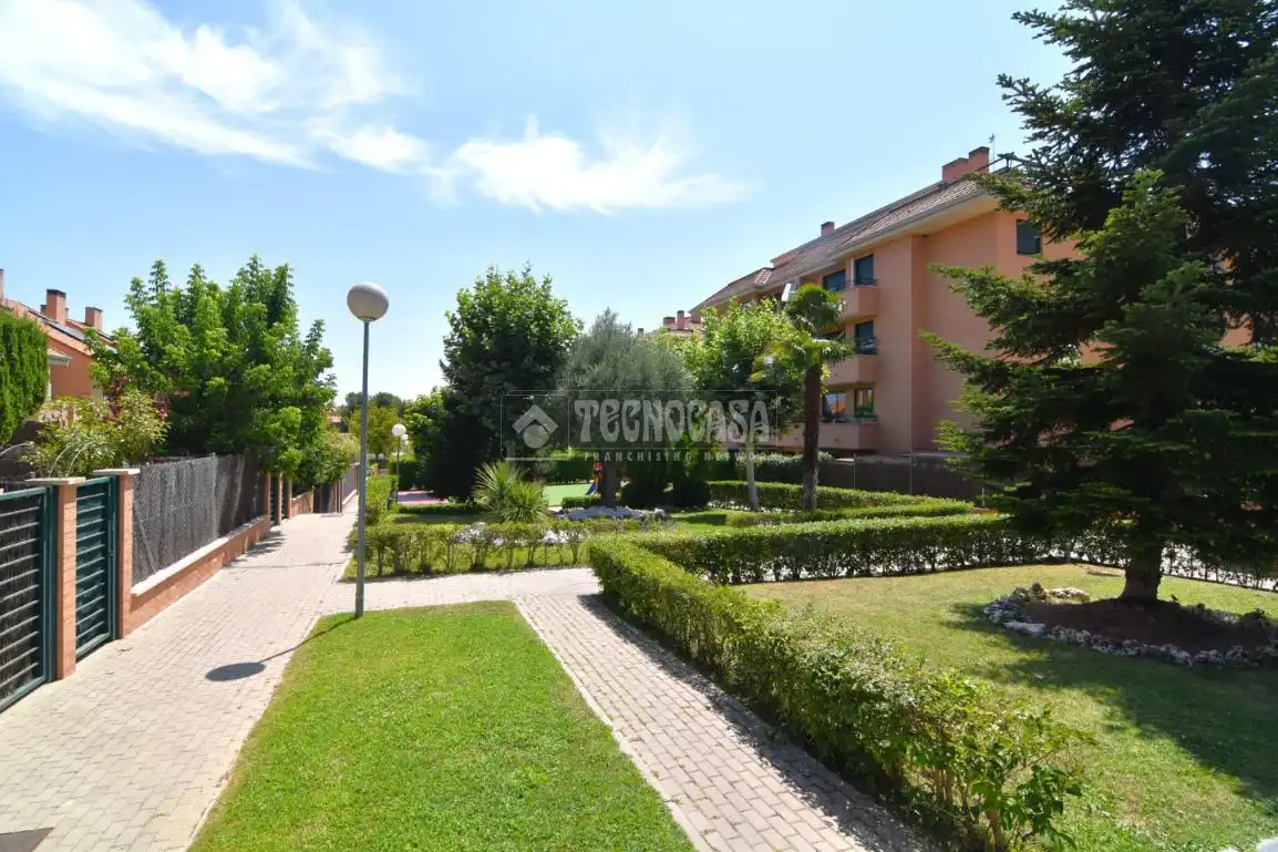 Jardín de Piso en venta en Boadilla del Monte con Jardín privado
