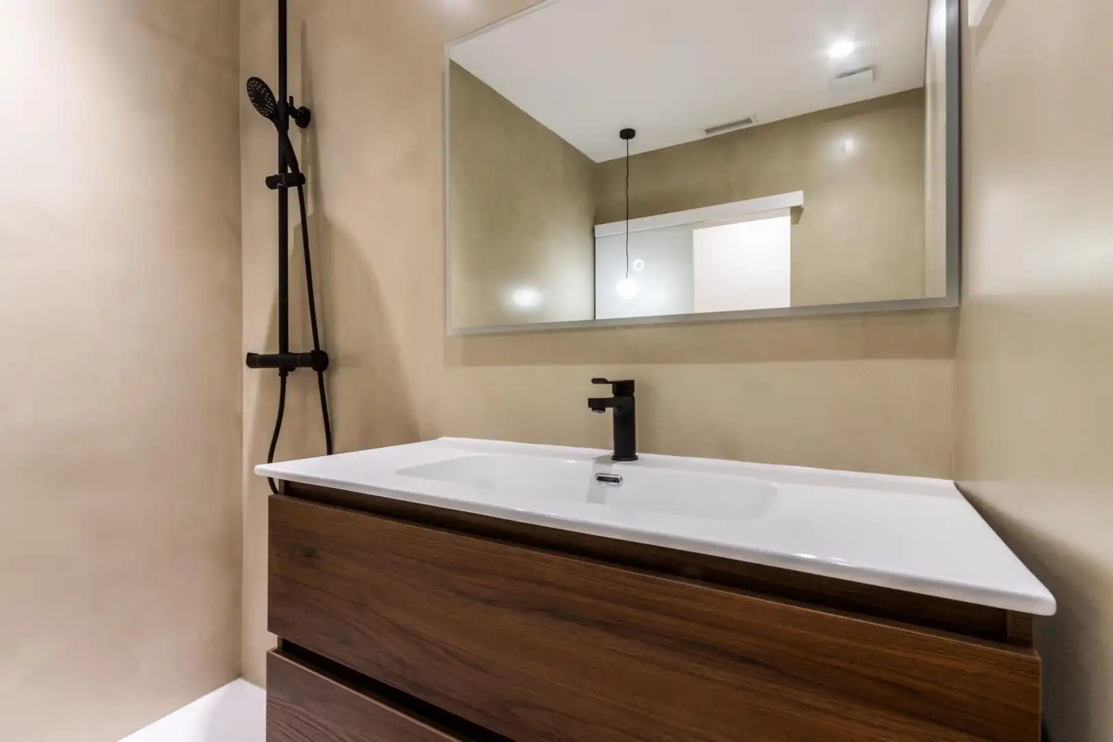 Bathroom of Houses for sale in Sabadell  with Terrace, Storage room and Alarm