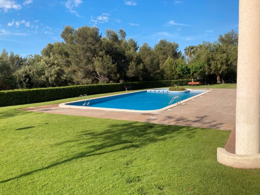 Piscina de Piso de alquiler en Sitges con Calefacción, Terraza y Amueblado