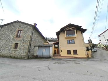 Haus zum Verkauf in Pesues